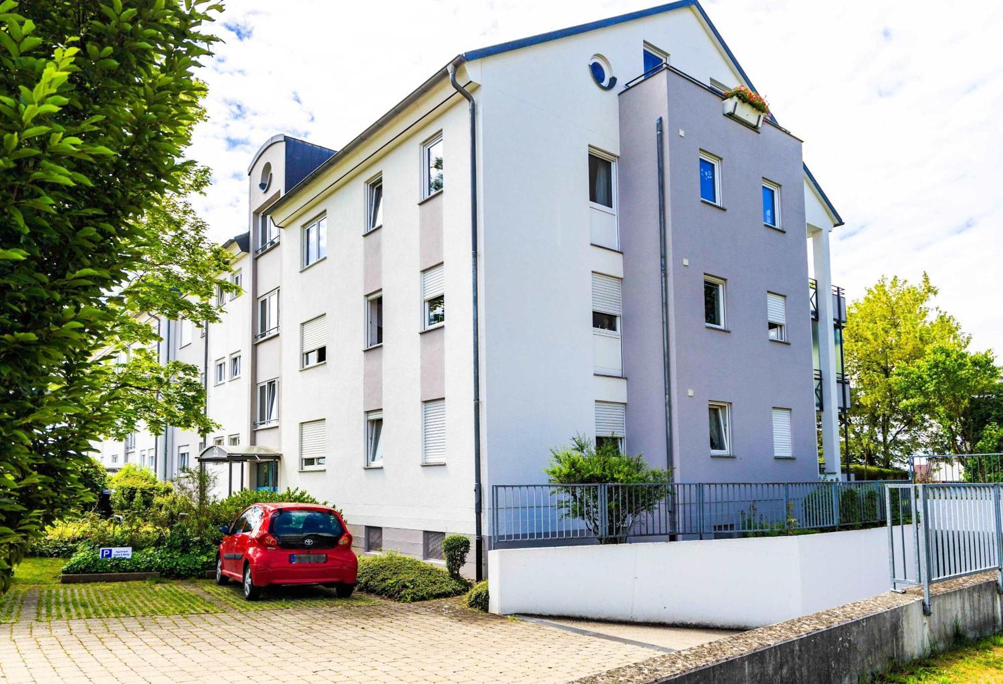 Relax Apartment Black & White Friedrichshafen Exterior photo